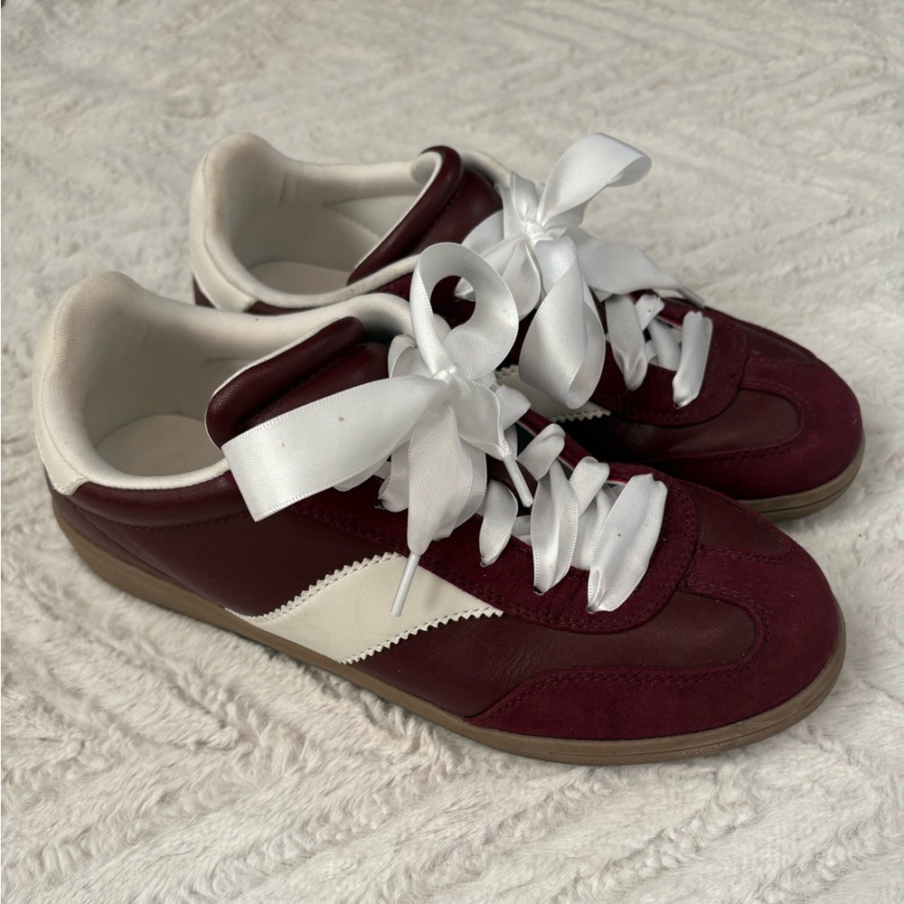 Universal Thread Spencer Sneakers - image 1